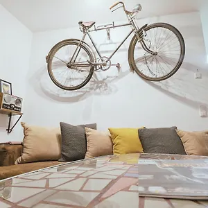 Suiteable Living - Modern, Zentral, Balkon, Netflix Apartment